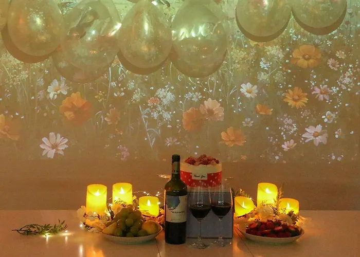 Sans Stay, Free Wine, Projector, 3min Station *