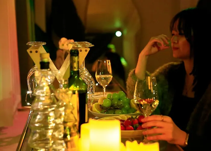 Sans Stay, Free Wine, Projector, 3min Station * Seoel