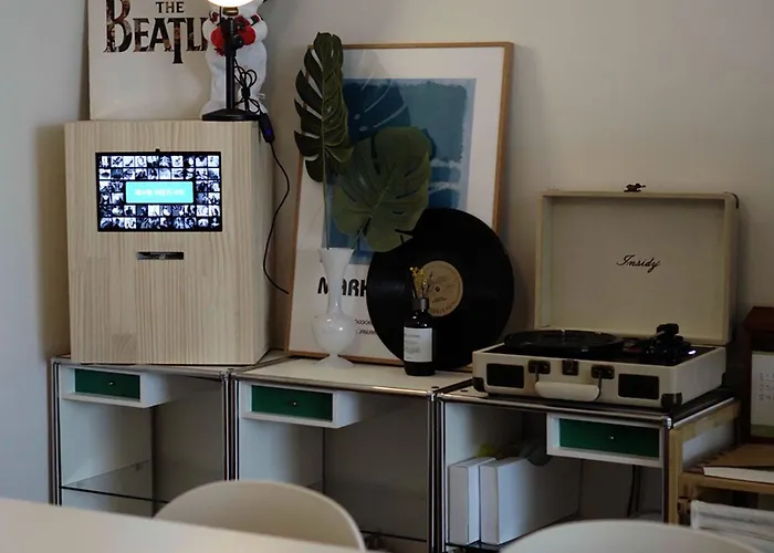 Sans Stay, Free Wine, Projector, 3min Station Appartement *